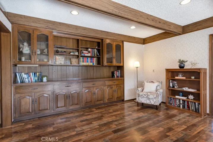 19432 Romar, Northridge, California 91324