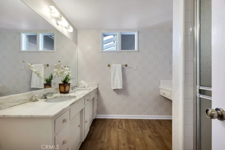 19432 Romar, Northridge, California 91324