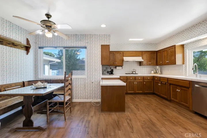 19432 Romar, Northridge, California 91324