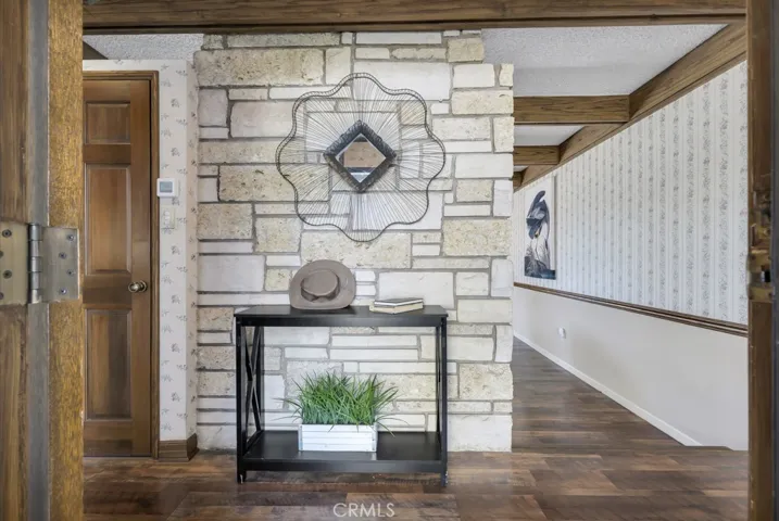 19432 Romar, Northridge, California 91324