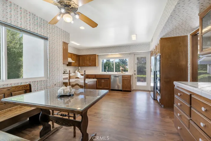 19432 Romar, Northridge, California 91324