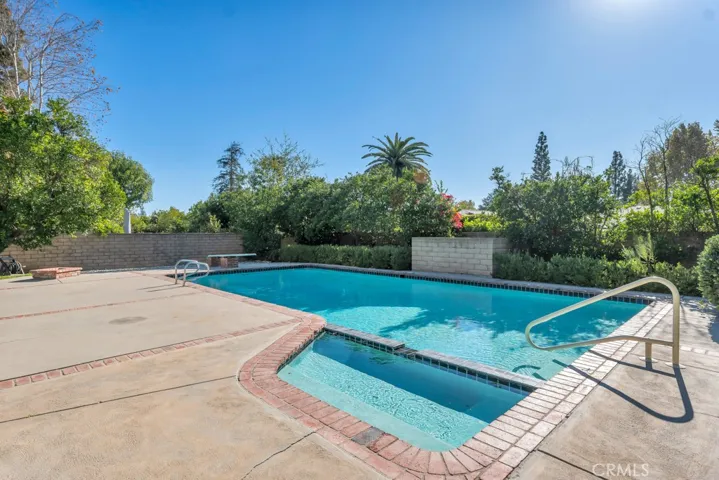 19432 Romar, Northridge, California 91324