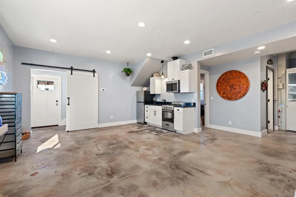 413 Delaware St, Imperial Beach, California 91932 home-pic-6