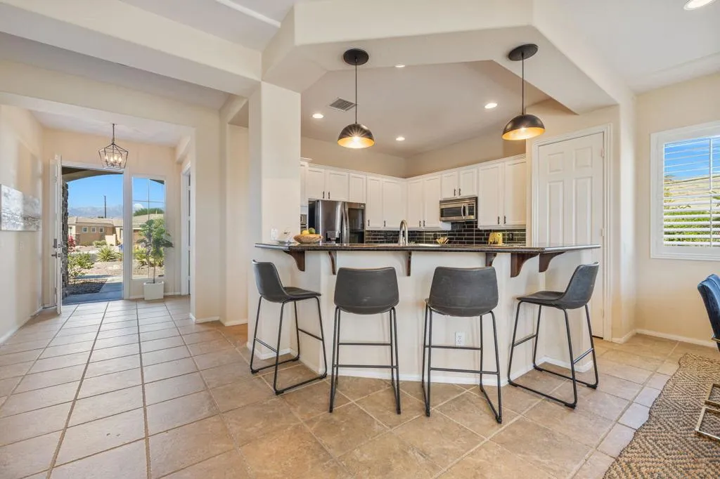 108 Francesca Court, Palm Desert, California 92211 home-pic-9