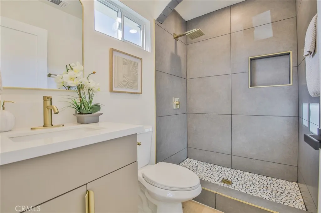 12035 Ramona, Hawthorne, California 90250 home-pic-19