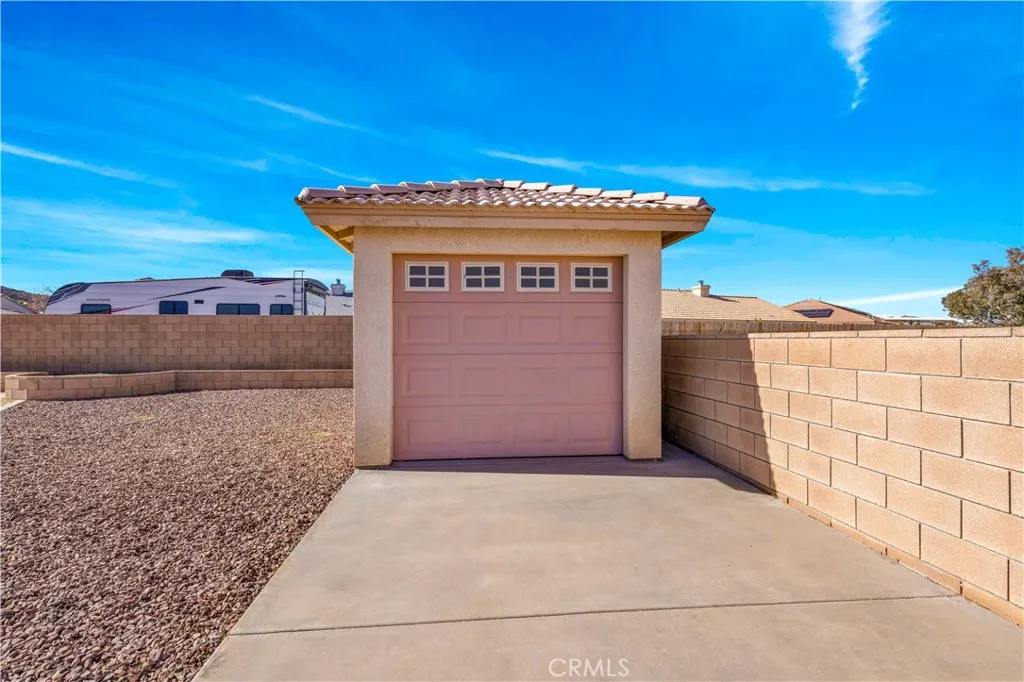 7748 Megan Court, Yucca Valley, California 92284 home-pic-40