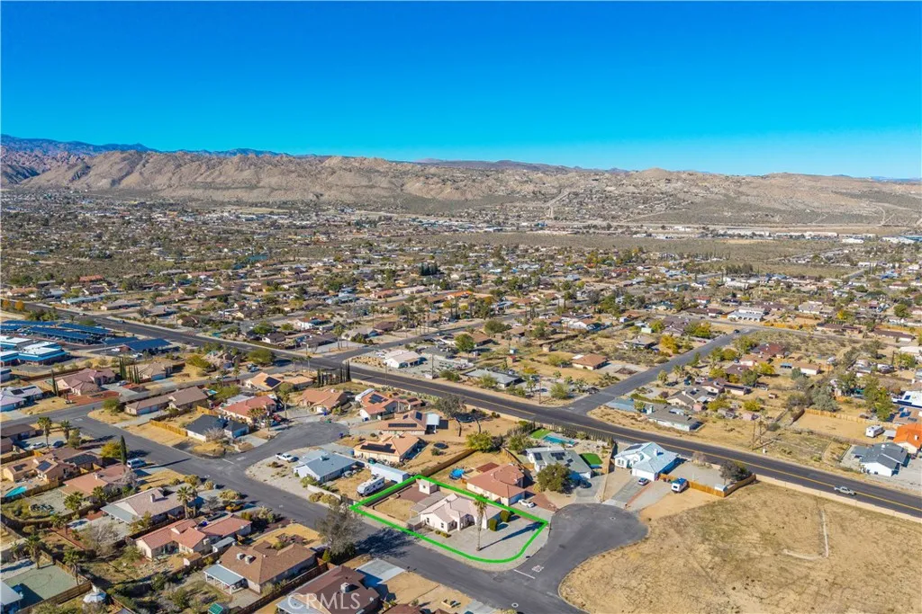 7748 Megan Court, Yucca Valley, California 92284 home-pic-44
