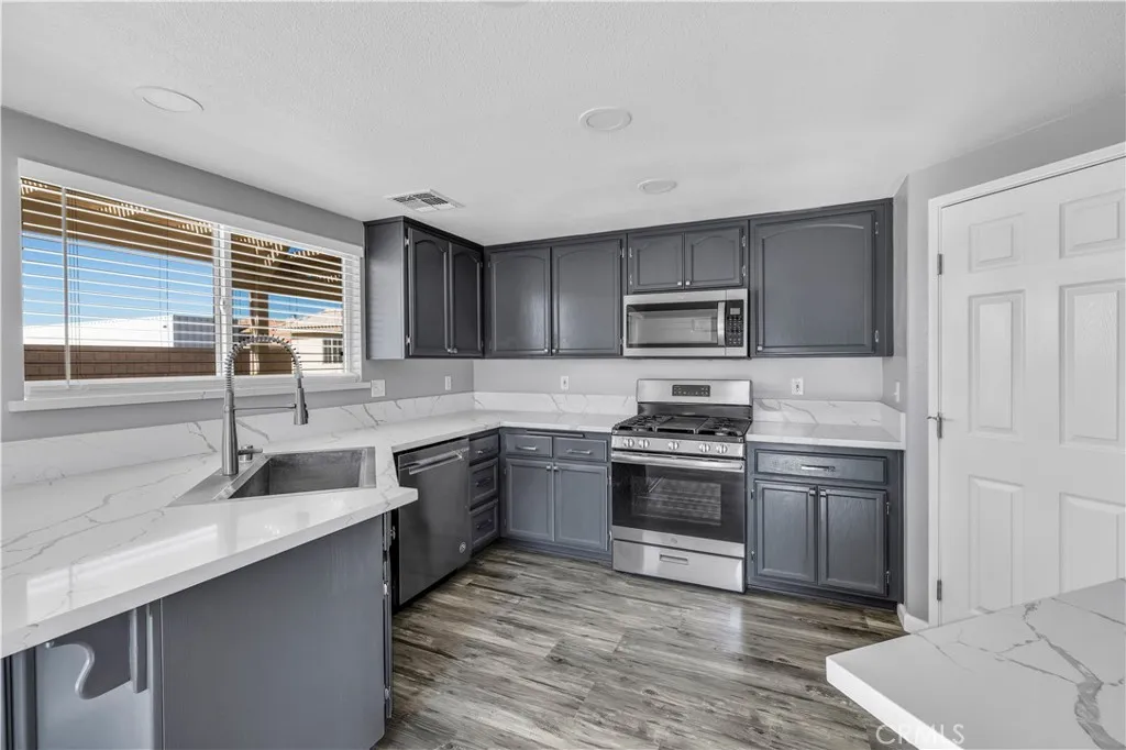 7748 Megan Court, Yucca Valley, California 92284 home-pic-15