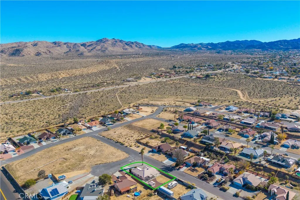 7748 Megan Court, Yucca Valley, California 92284 home-pic-46
