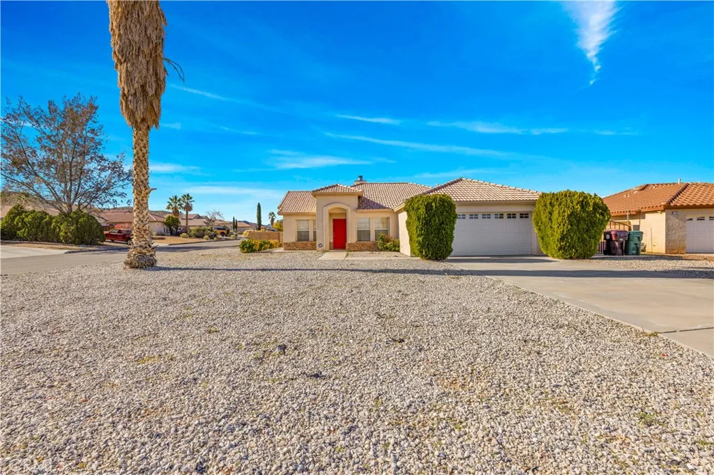 7748 Megan Court, Yucca Valley, California 92284 home-pic-2