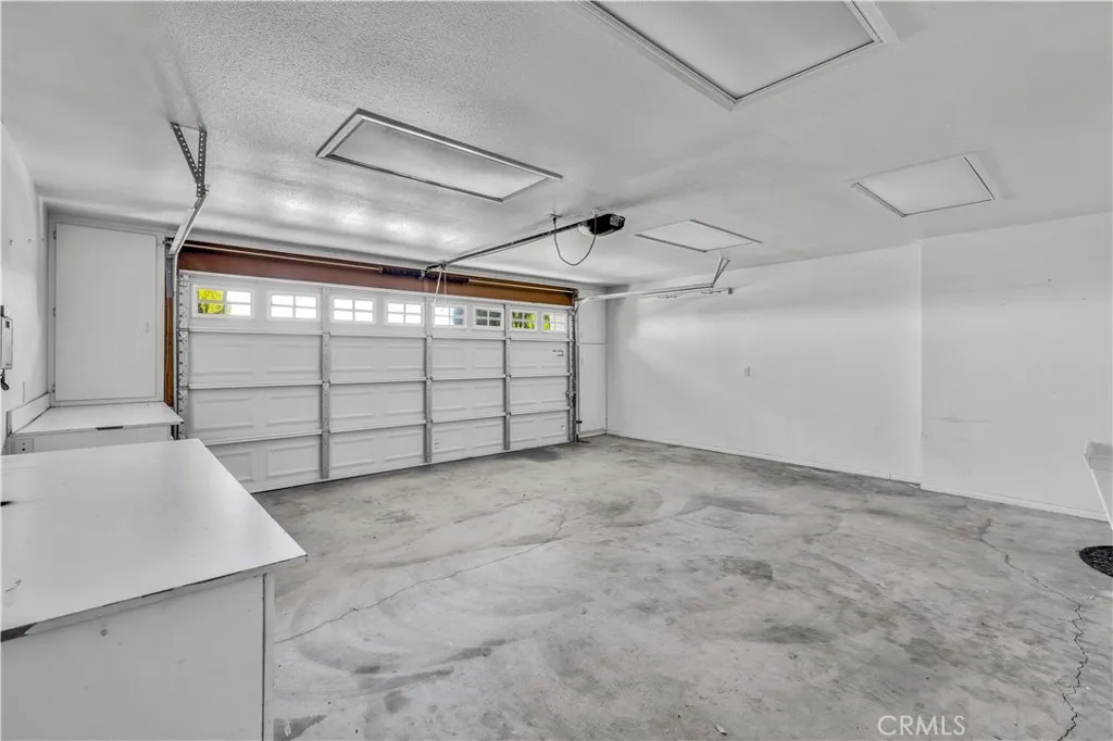 7748 Megan Court, Yucca Valley, California 92284 home-pic-32
