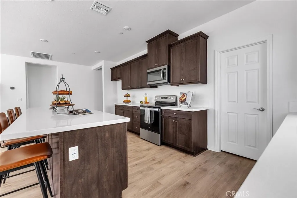 4884 Sicily, Lake Elsinore, California 92530 home-pic-12