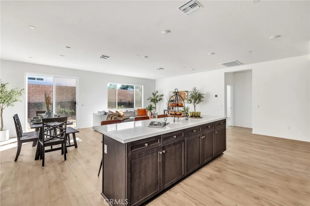 4884 Sicily, Lake Elsinore, California 92530 home-pic-9