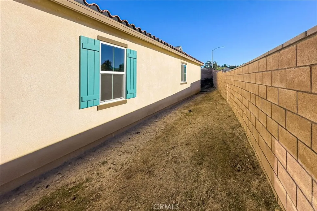 4884 Sicily, Lake Elsinore, California 92530 home-pic-46