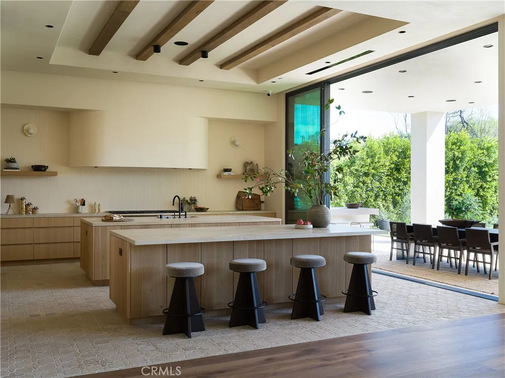 5824 Manton Avenue, Woodland Hills, California 91367 home-pic-20