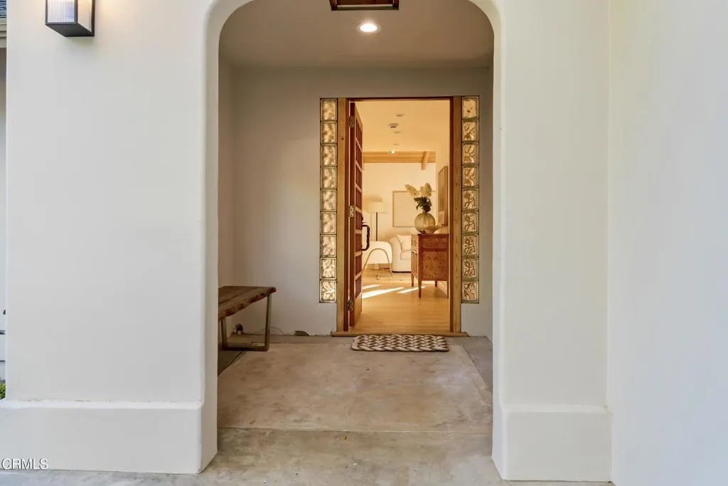 5578 Terrace Drive, La Crescenta, California 91214 home-pic-2