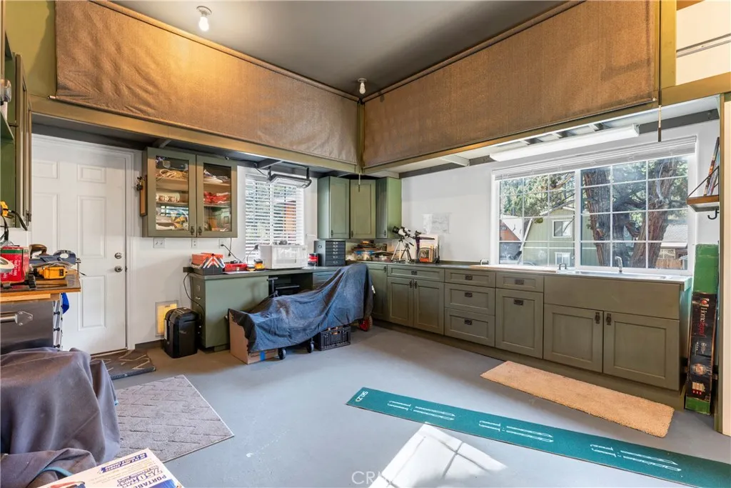 2737 Cedar Lane, Big Bear City, California 92314 home-pic-23
