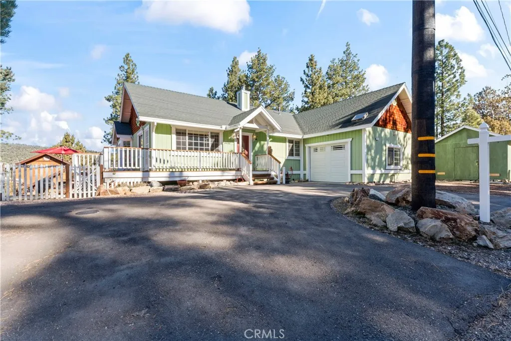 2737 Cedar Lane, Big Bear City, California 92314 home-pic-31