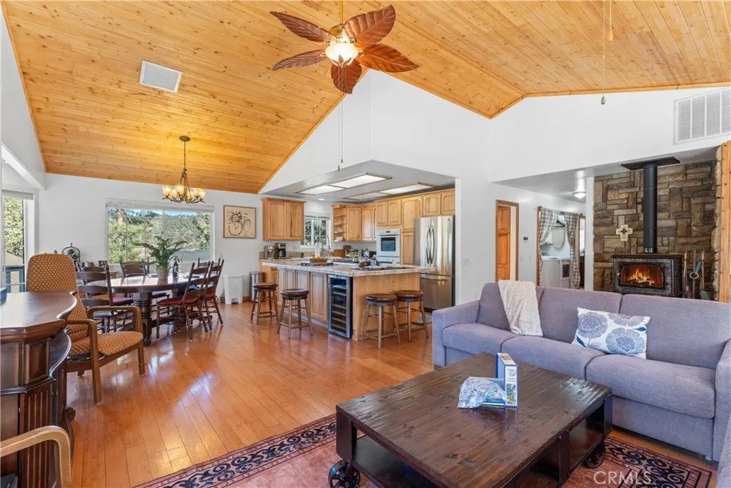 2737 Cedar Lane, Big Bear City, California 92314 home-pic-5