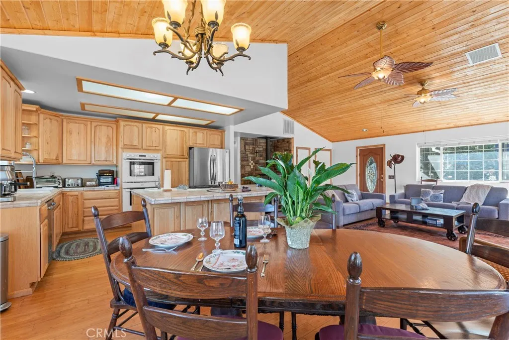 2737 Cedar Lane, Big Bear City, California 92314 home-pic-8