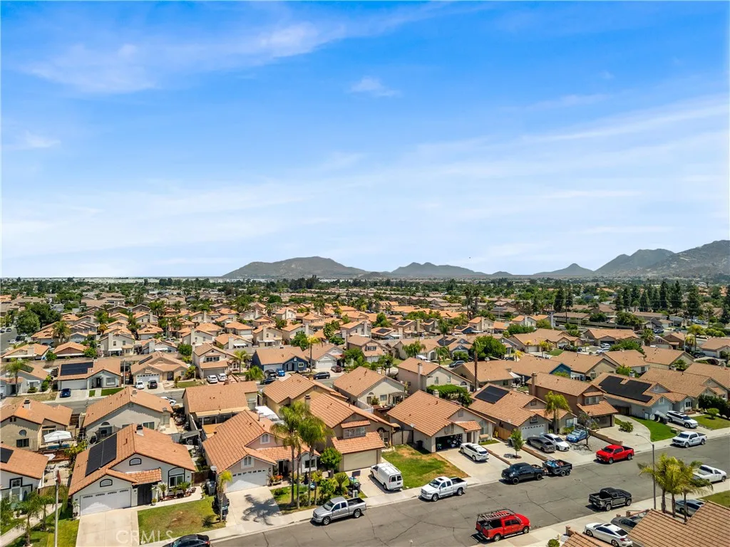 302 Daystar Drive, Perris, California 92571 home-pic-26