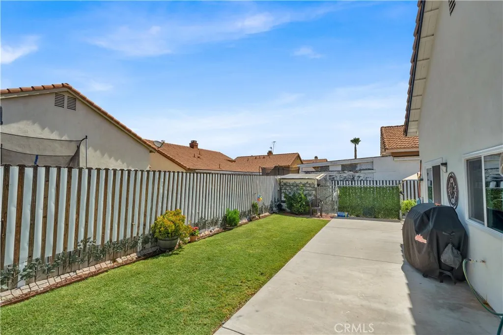 302 Daystar Drive, Perris, California 92571 home-pic-23