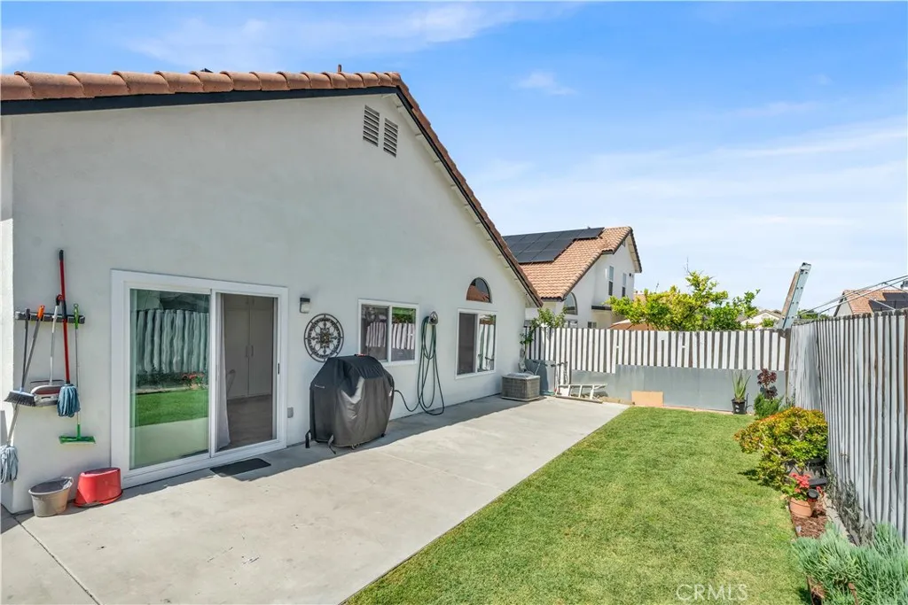 302 Daystar Drive, Perris, California 92571 home-pic-22