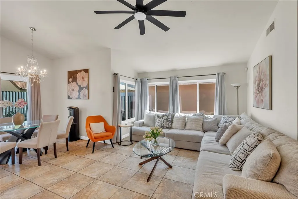 302 Daystar Drive, Perris, California 92571 home-pic-3