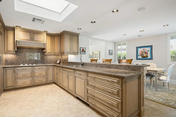 Kitchen Island & Dining Area