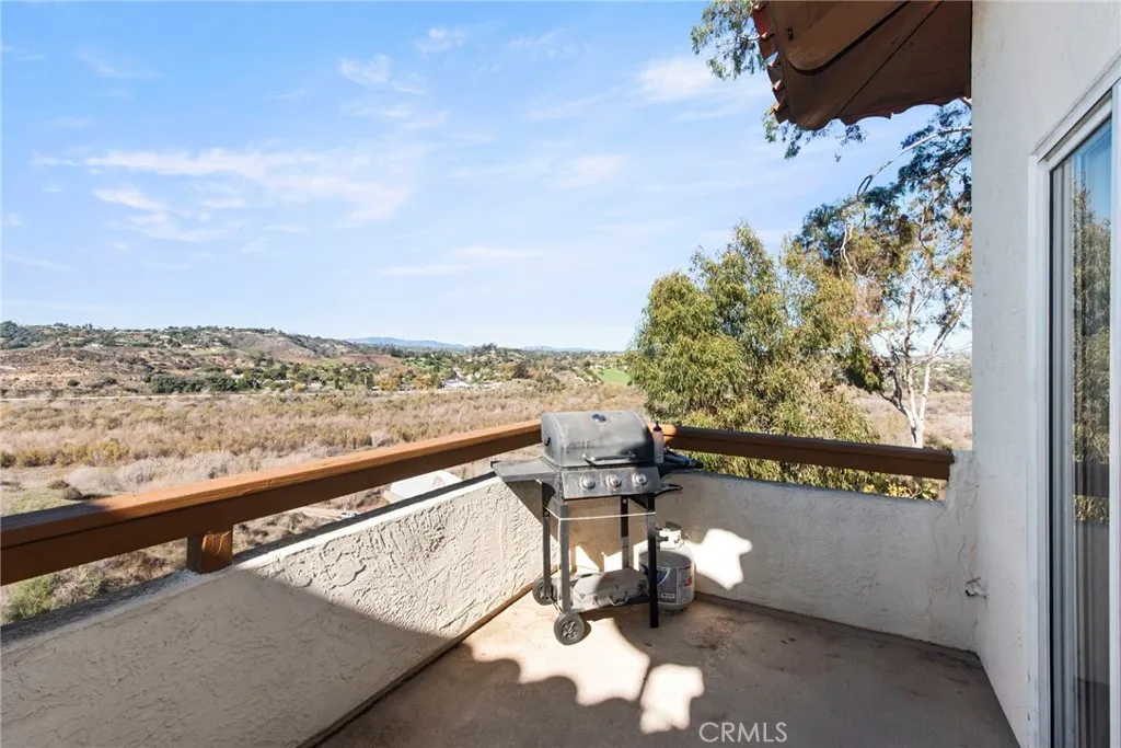 31940 Del Cielo Este D5, Bonsall, California 92003 home-pic-14