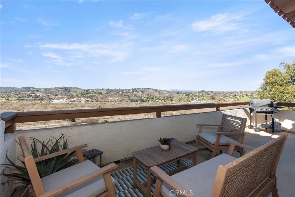 31940 Del Cielo Este D5, Bonsall, California 92003 home-pic-0