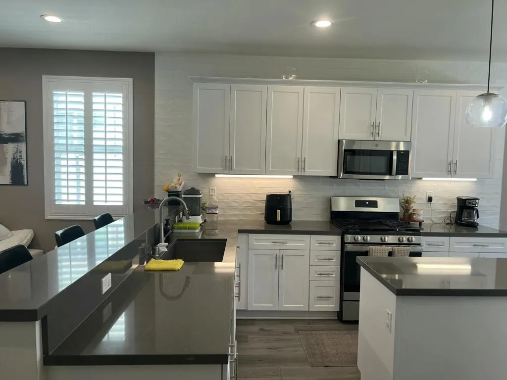 426 E Orchard Street, Rialto, California 92376 home-pic-8