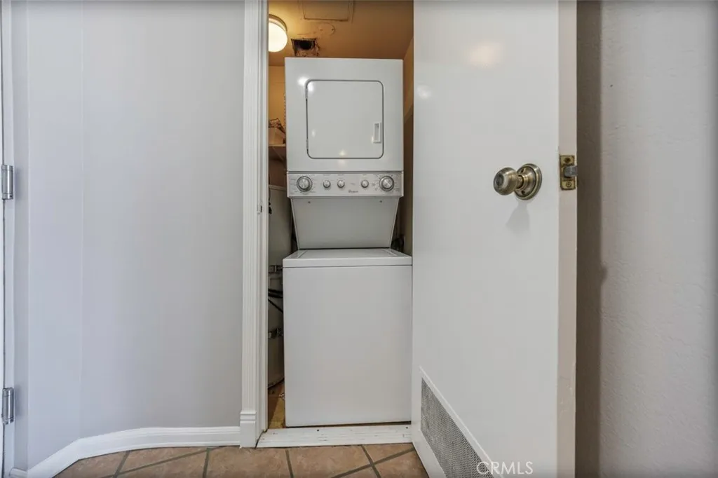 700 E Ocean Boulevard 2301, Long Beach, California 90802 home-pic-10