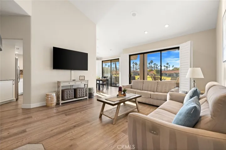 Open feel entertaining