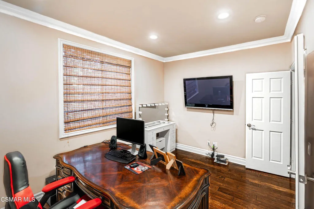 551 Rustic Hills Drive, Simi Valley, California 93065 home-pic-24