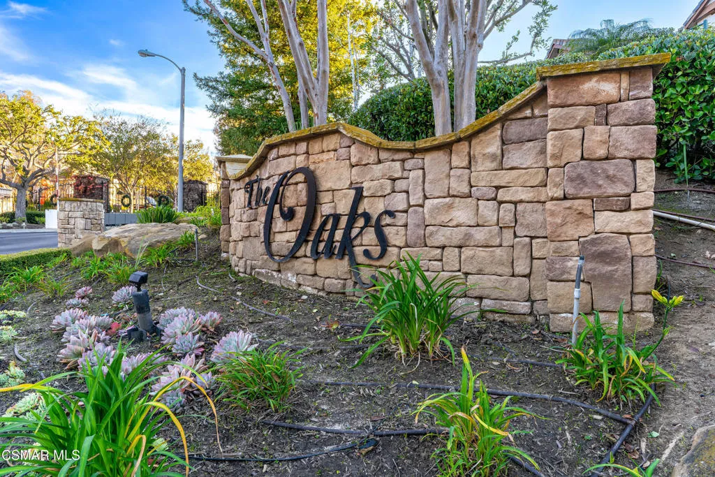 551 Rustic Hills Drive, Simi Valley, California 93065 home-pic-39