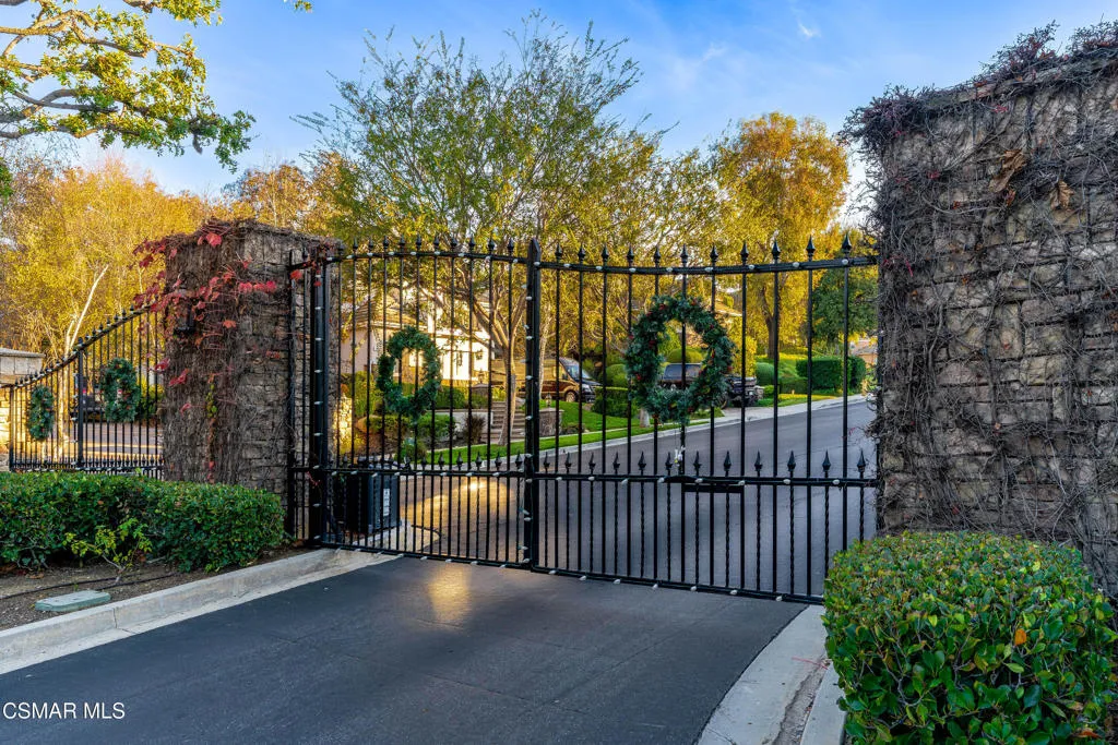 551 Rustic Hills Drive, Simi Valley, California 93065 home-pic-41