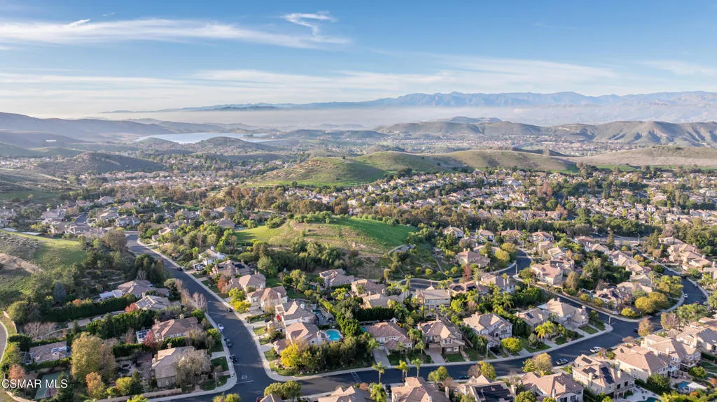 551 Rustic Hills Drive, Simi Valley, California 93065 home-pic-43