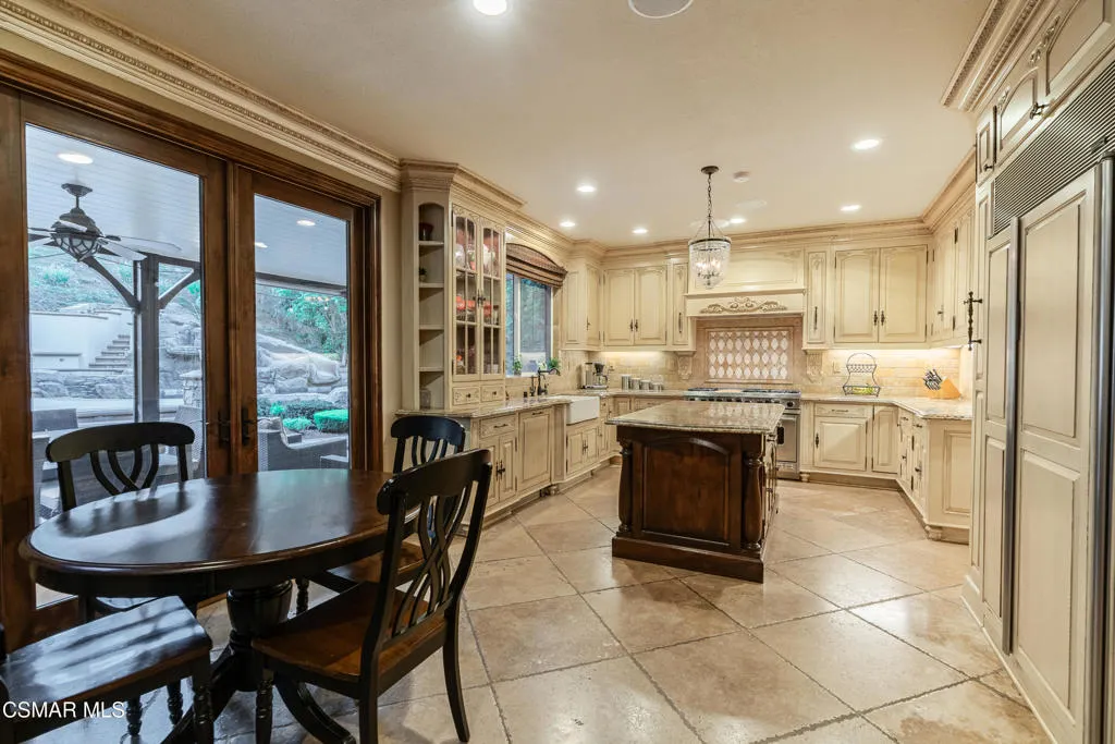 551 Rustic Hills Drive, Simi Valley, California 93065 home-pic-6