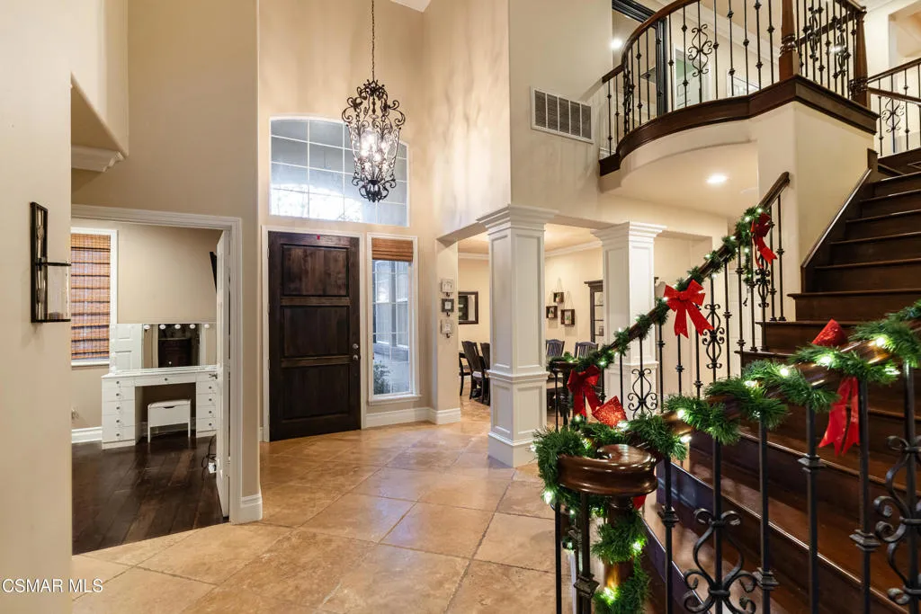 551 Rustic Hills Drive, Simi Valley, California 93065 home-pic-12