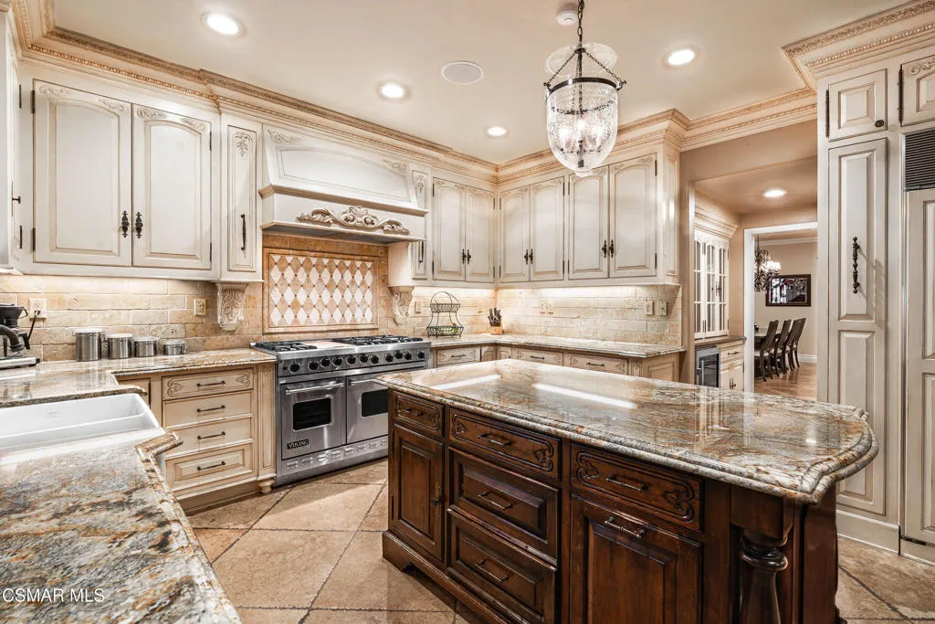 551 Rustic Hills Drive, Simi Valley, California 93065 home-pic-7