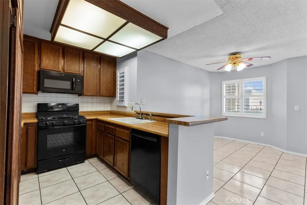 13100 Bromont Avenue 15, Sylmar, California 91342 home-pic-8