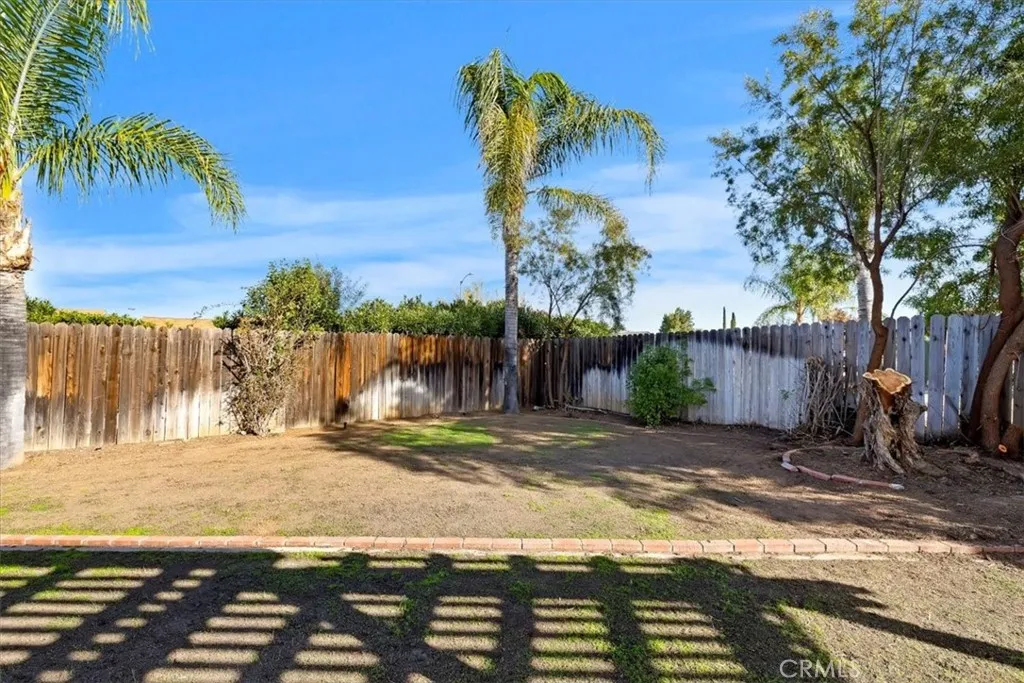 27580 Charlestown Drive, Menifee, California 92586 home-pic-22