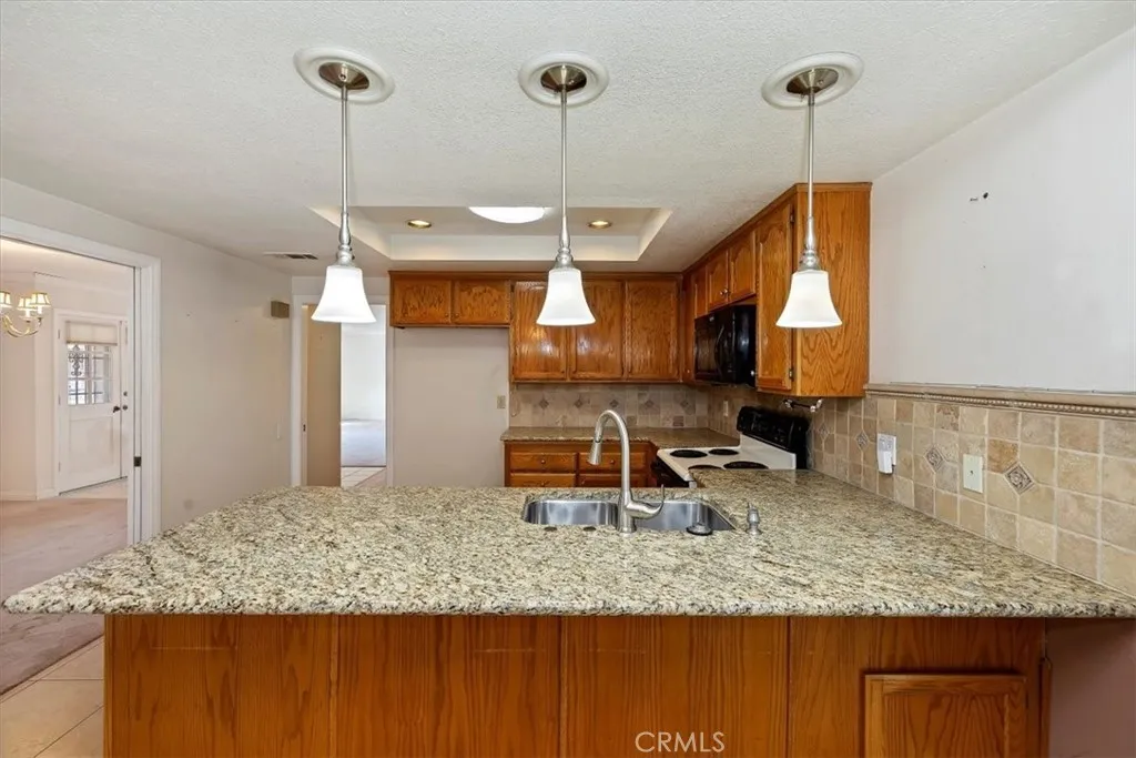 27580 Charlestown Drive, Menifee, California 92586 home-pic-11