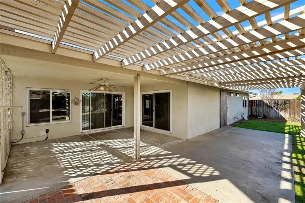 27580 Charlestown Drive, Menifee, California 92586 home-pic-24