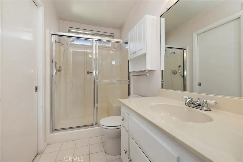 27580 Charlestown Drive, Menifee, California 92586 home-pic-16