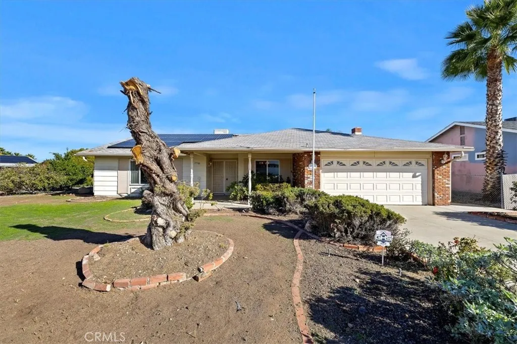 27580 Charlestown Drive, Menifee, California 92586 home-pic-0