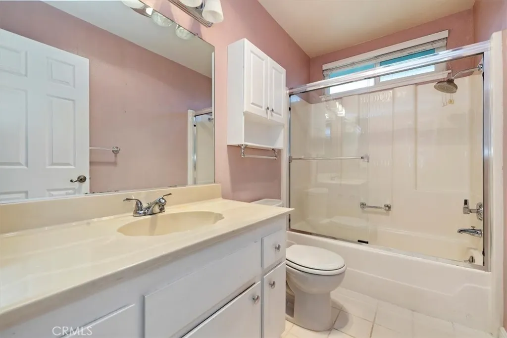 27580 Charlestown Drive, Menifee, California 92586 home-pic-18