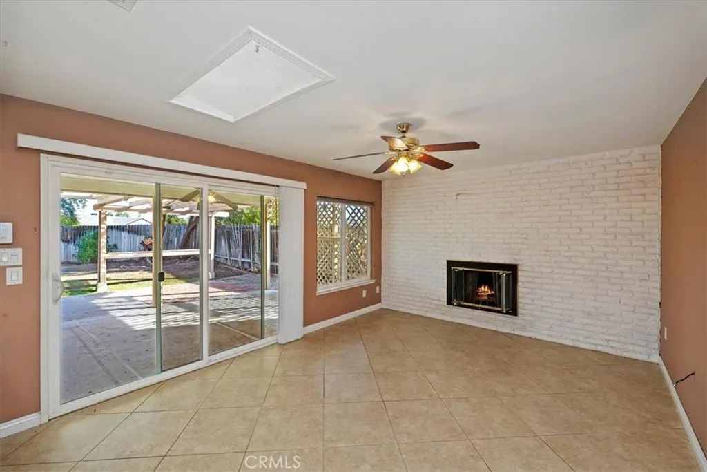 27580 Charlestown Drive, Menifee, California 92586 home-pic-12
