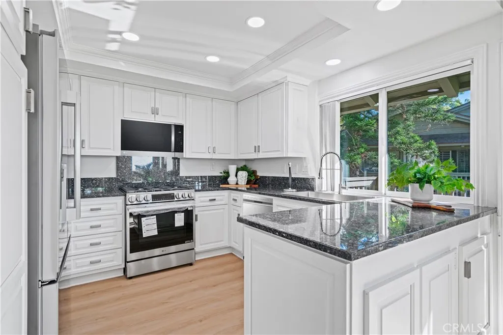 19 Las Brisas, Irvine, California 92612 home-pic-10